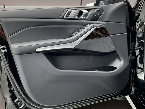 Used 2024 BMW X7 xDrive40i w/ Parking Assistance Package image 18