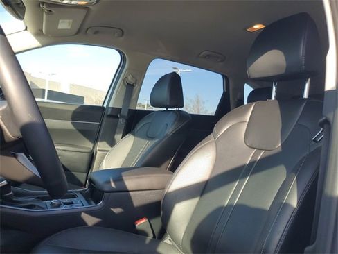 Used 2025 Kia Sorento S image 14