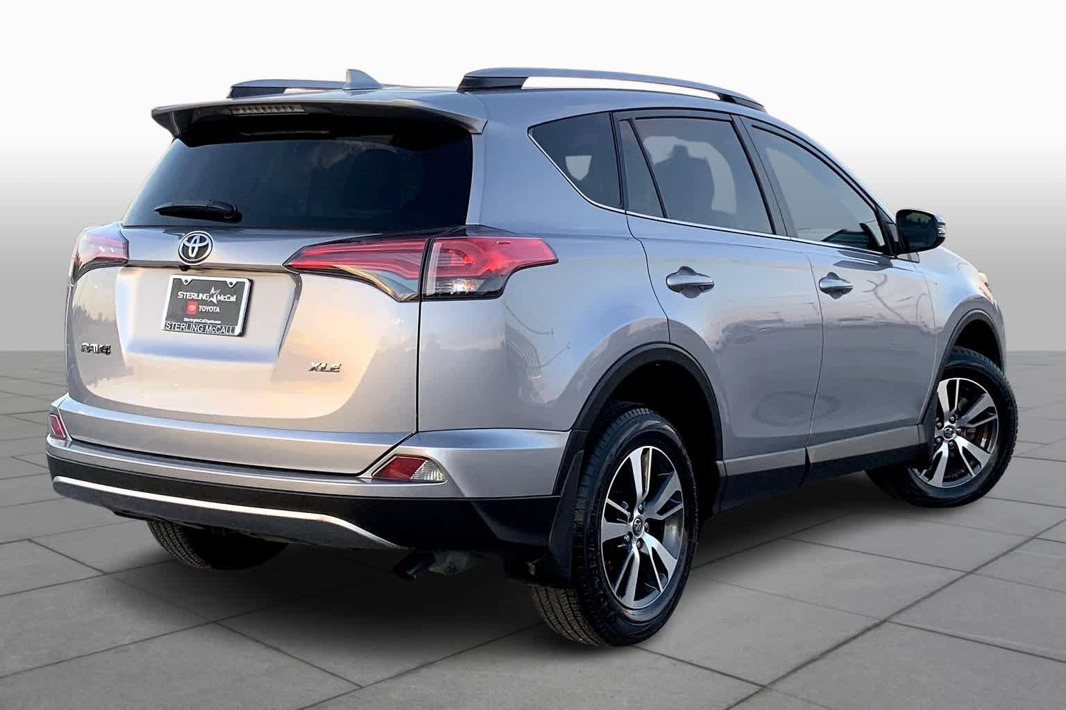 Used 2018 Toyota RAV4 XLE w/ Plus Extra Value Package FWD image 13