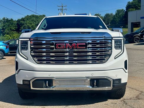 Used 2023 GMC Sierra 1500 Denali w/ Technology Package AWD/4WD image 7
