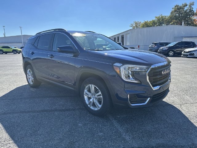 Used 2023 GMC Terrain SLE w/ Driver Convenience Package AWD/4WD image 18