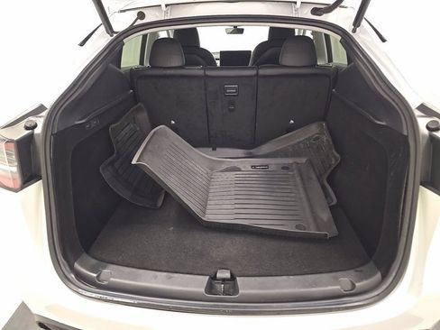 Used 2023 Tesla Model Y 2WD image 17