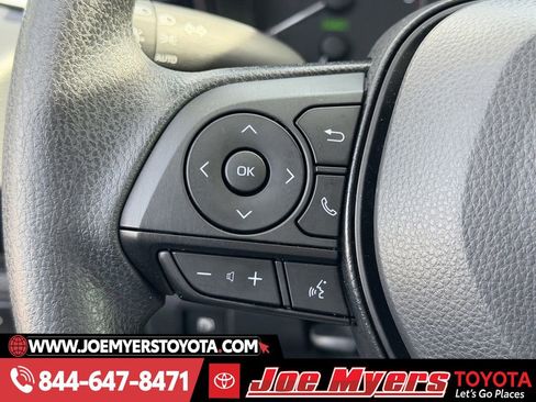 Used 2025 Toyota Corolla LE image 23
