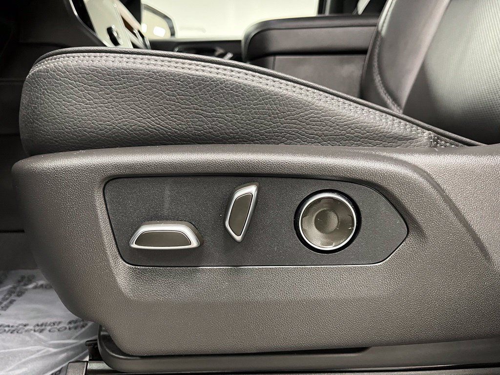 Used 2026 GMC Yukon Denali w/ Sun & Power Step Package AWD/4WD image 23