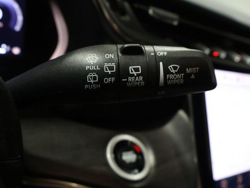 Used 2022 Jeep Grand Cherokee Overland w/ Luxury Tech Group IV image 37