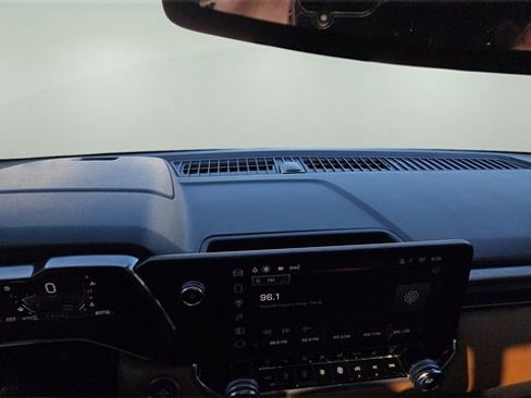 Used 2023 GMC Canyon AT4 w/ AT4 Premium Package image 9