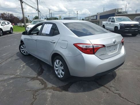 Used 2016 Toyota Corolla LE FWD image 3