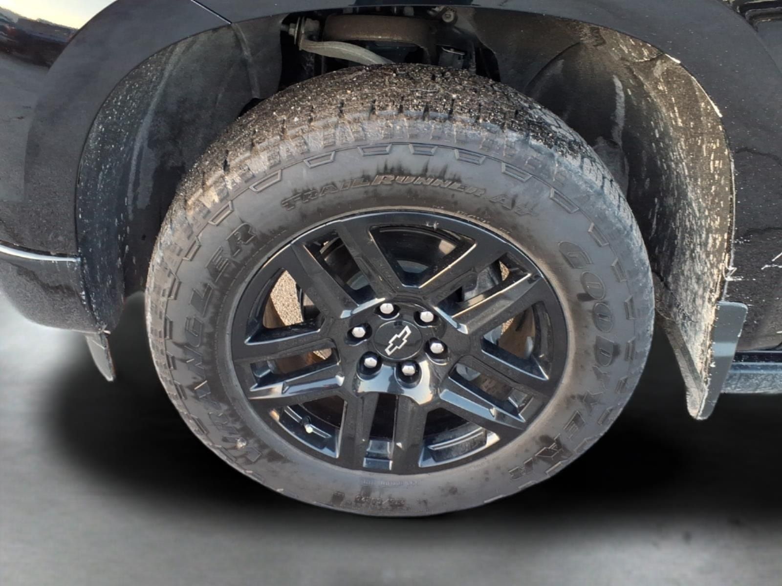 Used 2024 Chevrolet Silverado 1500 High Country w/ Midnight Edition AWD/4WD image 8