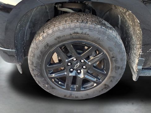 Used 2024 Chevrolet Silverado 1500 High Country w/ Midnight Edition AWD/4WD image 8