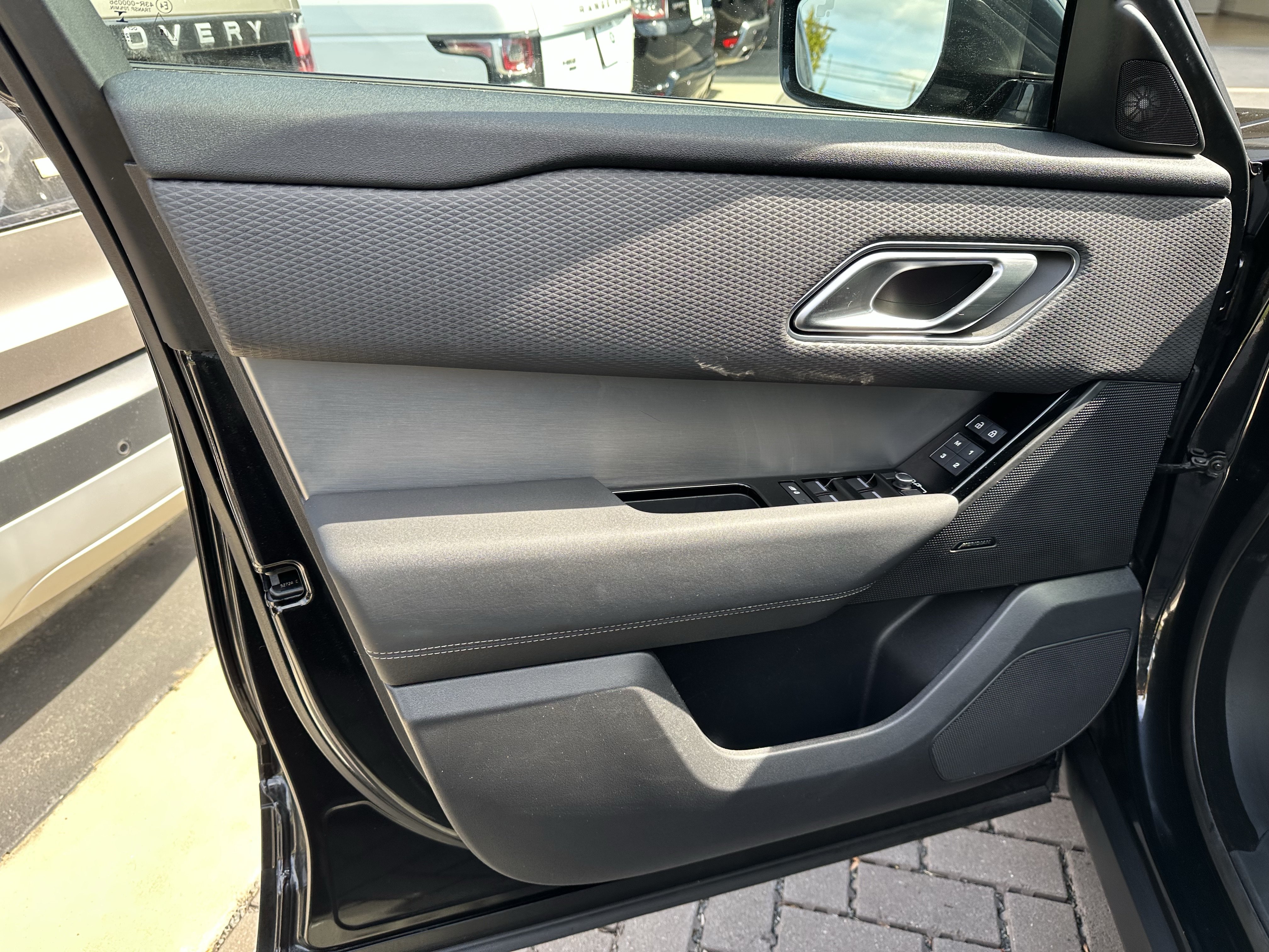 Certified 2023 Land Rover Range Rover Velar R-Dynamic S AWD/4WD image 14