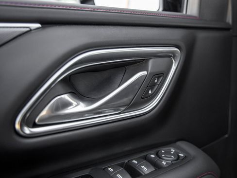 Used 2023 Chevrolet Suburban RST w/ Luxury Package image 17