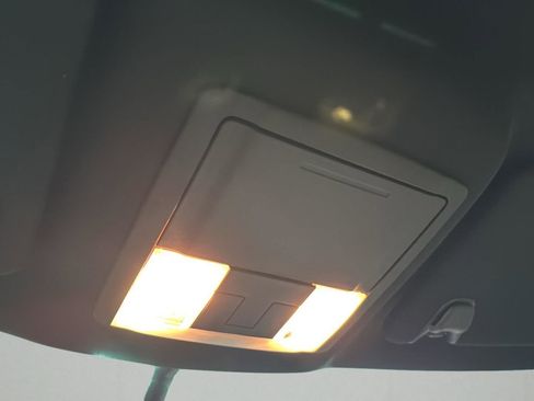 Used 2016 Ford Explorer XLT w/ Equipment Group 202A image 23