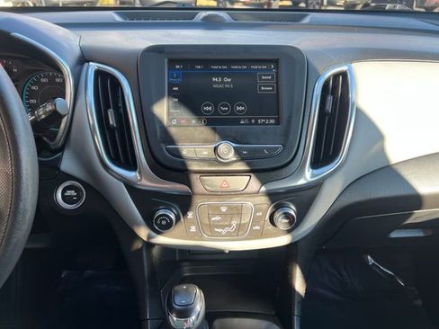 Used 2019 Chevrolet Equinox LS image 19