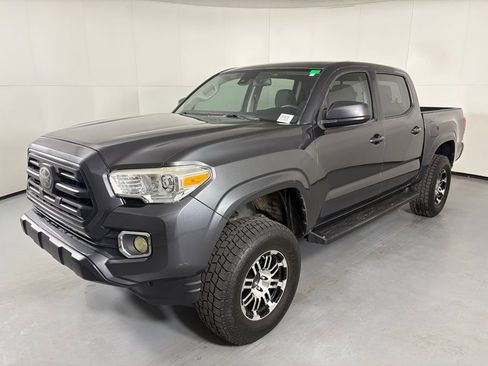 Used 2018 Toyota Tacoma SR w/ SR Convenience Package AWD/4WD image 4