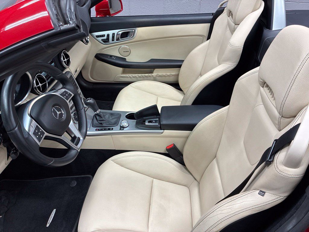 Used 2014 Mercedes-Benz SLK 250 image 22