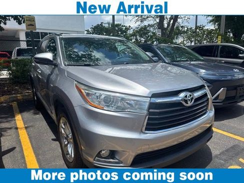 Used 2016 Toyota Highlander Limited FWD image 1
