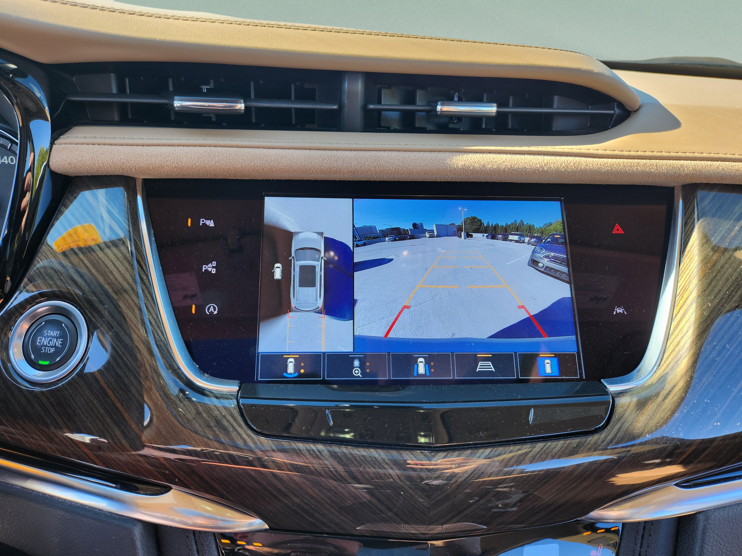 Used 2023 Cadillac XT6 Premium Luxury w/ Platinum Package FWD image 17