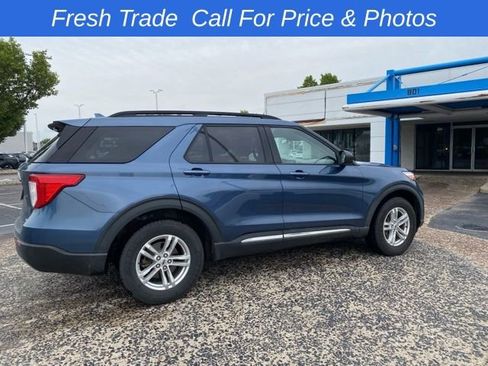 Used 2020 Ford Explorer XLT w/ Equipment Group 202A AWD/4WD image 3