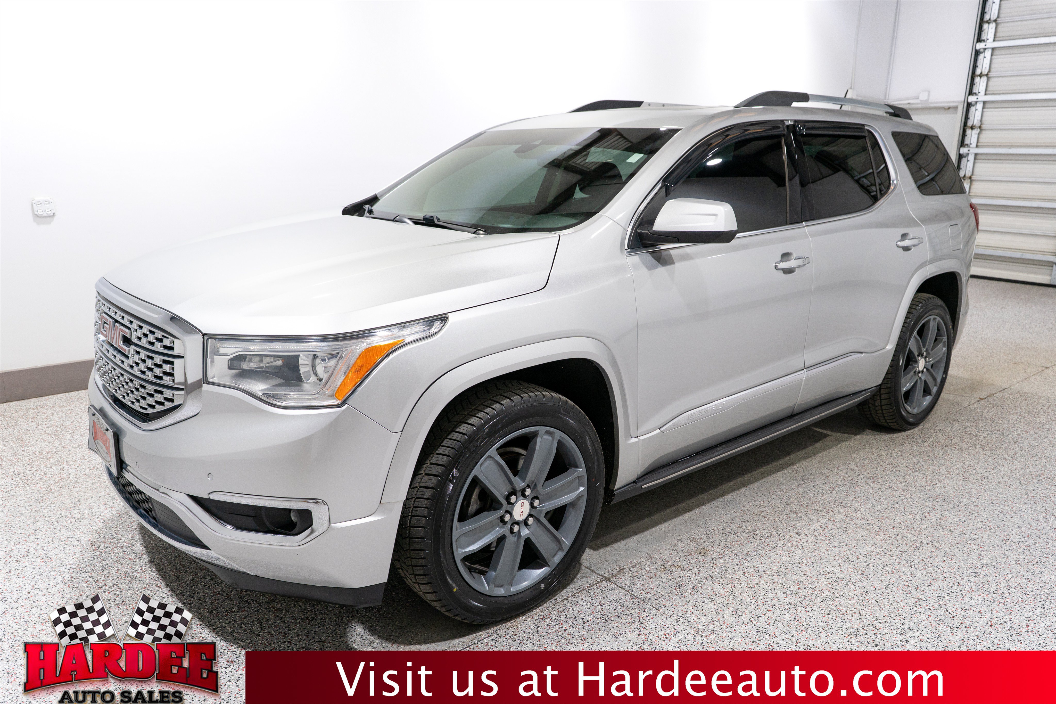 Used 2017 GMC Acadia Denali w/ Technology Package FWD image 2