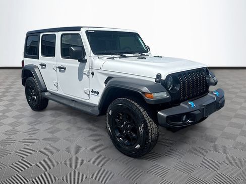 Used 2023 Jeep Wrangler Unlimited w/ Cold Weather Group AWD/4WD image 4