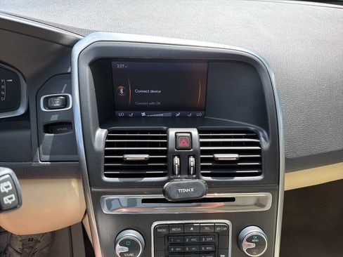 Used 2015 Volvo XC60 T5 Premier FWD image 31