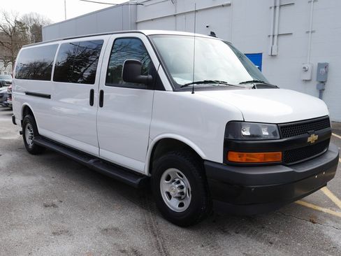 Used 2023 Chevrolet Express 3500 LS image 2