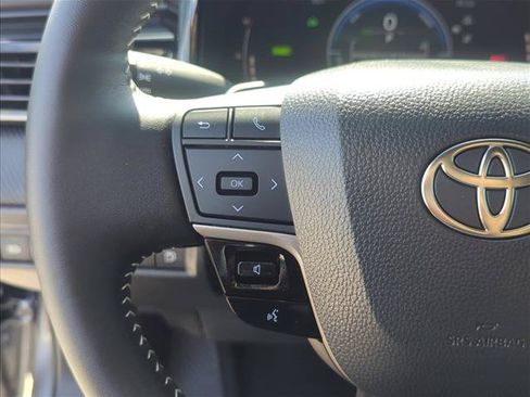 Used 2026 Toyota Camry SE FWD image 15