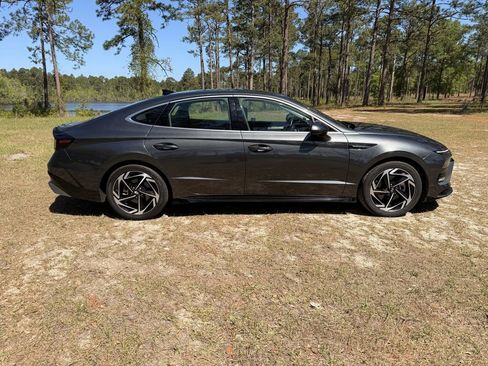 Used 2024 Hyundai Sonata SEL w/ Convenience Package FWD image 7