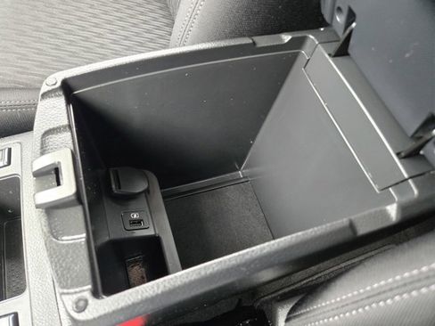 Used 2020 Nissan Rogue SV image 12