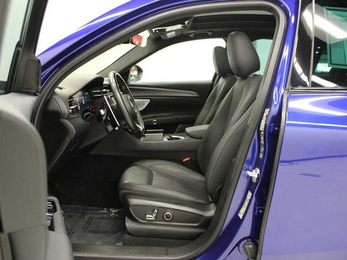 Used 2023 Maserati Grecale GT image 7