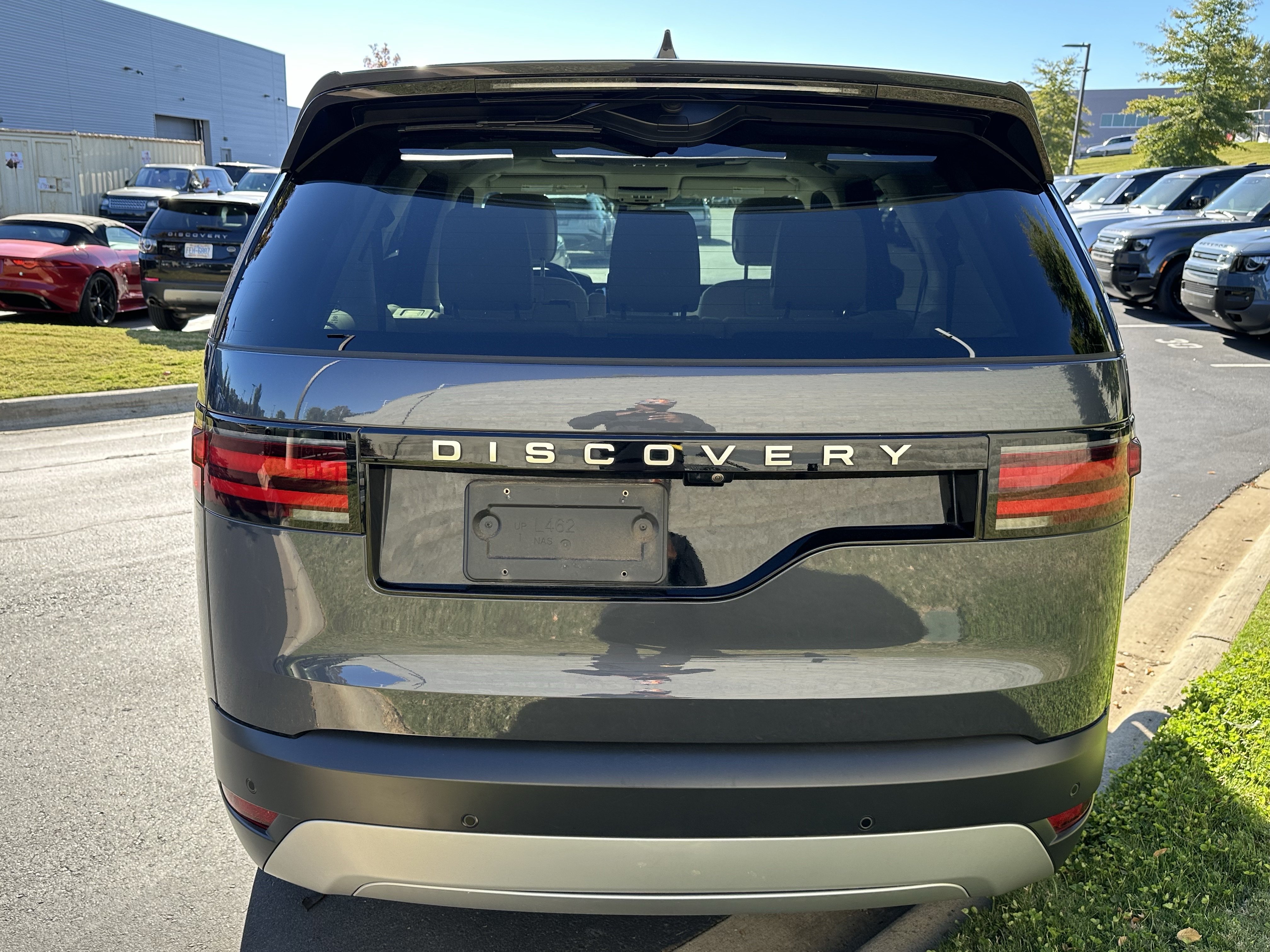 Certified 2024 Land Rover Discovery S AWD/4WD image 6