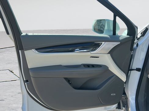 Used 2020 Cadillac XT6 Premium Luxury AWD/4WD image 15