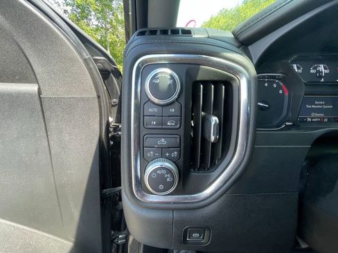 Used 2019 GMC Sierra 1500 SLE w/ SLE Value Package AWD/4WD image 14