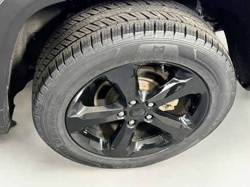 Used 2023 Jeep Grand Cherokee Altitude image 29