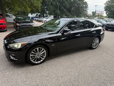 Used 2019 INFINITI Q50 Luxe w/ Essential Package (3.0T Luxe) RWD image 4
