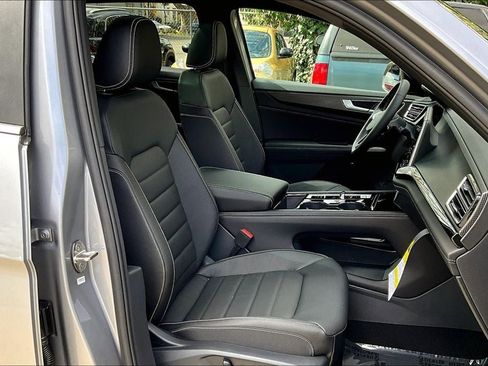 New 2025 Volkswagen Atlas Cross Sport SEL image 6