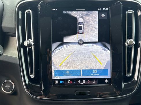 Certified 2025 Volvo XC40 B5 Plus image 21