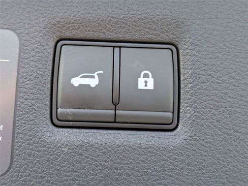 Used 2023 INFINITI QX50 Sensory w/ Accent Package FWD image 16
