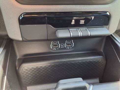 Used 2022 RAM 1500 Big Horn AWD/4WD image 8