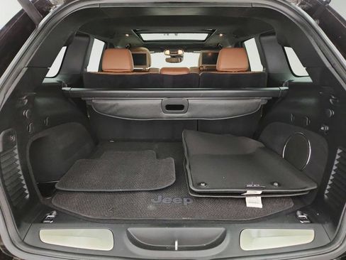 Used 2017 Jeep Grand Cherokee Summit w/ Platinum Series Group AWD/4WD image 39
