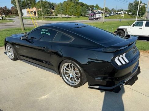 Used 2020 Ford Mustang GT Premium w/ GT Performance Package RWD image 9