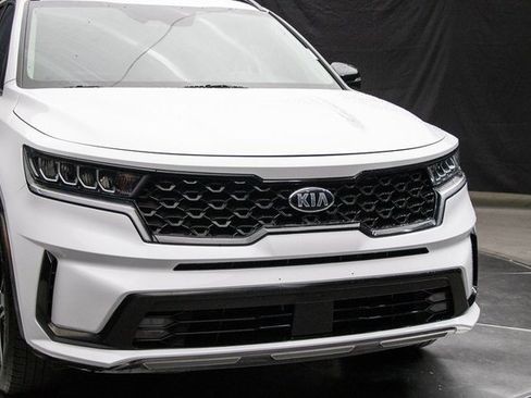 Used 2021 Kia Sorento EX image 3