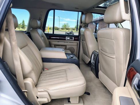 Used 2006 Lincoln Navigator Luxury AWD/4WD image 17