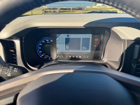 Used 2023 Ford Bronco Badlands image 35