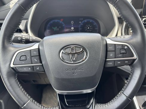 Used 2025 Toyota Highlander XSE AWD/4WD image 30