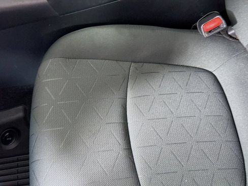 Used 2020 Toyota RAV4 XLE w/ Convenience Package FWD image 17