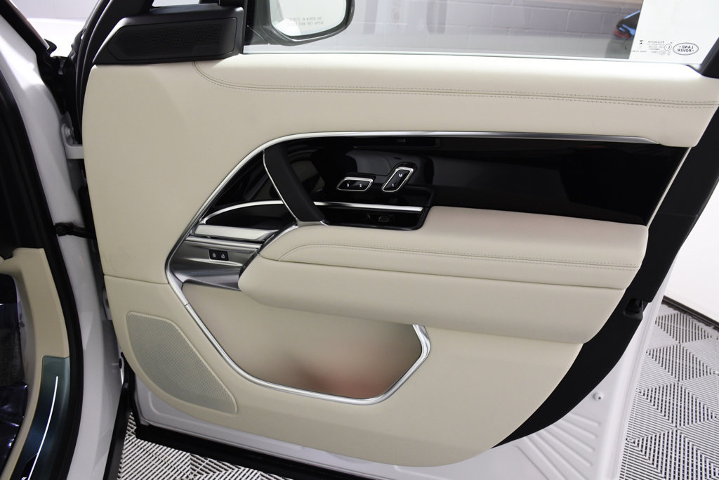 New 2026 Land Rover Range Rover SE AWD/4WD image 17
