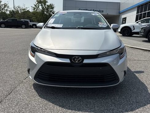 Used 2025 Toyota Corolla LE FWD image 8