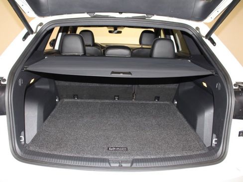 Used 2021 Volkswagen Atlas Cross Sport SE FWD image 32