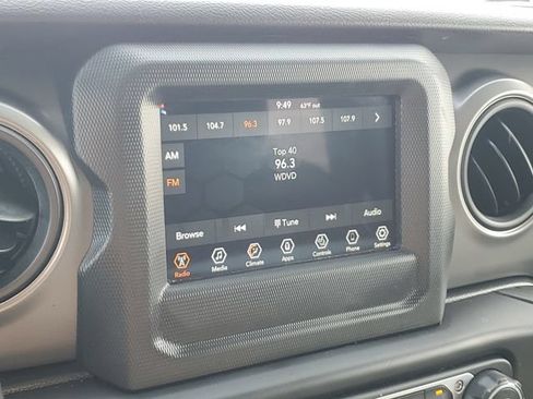 Used 2022 Jeep Wrangler Sport AWD/4WD image 13